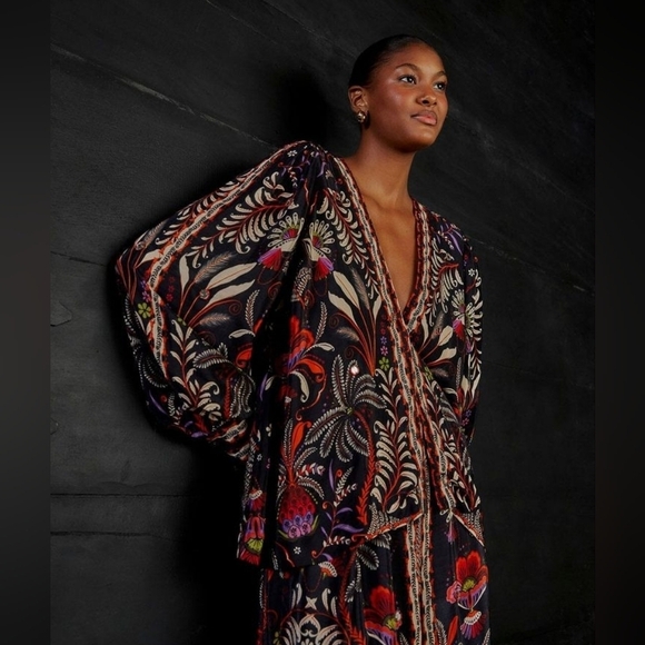 FARM Rio Classic Garden Black Mirror Trim Blouse - Picture 10 of 10